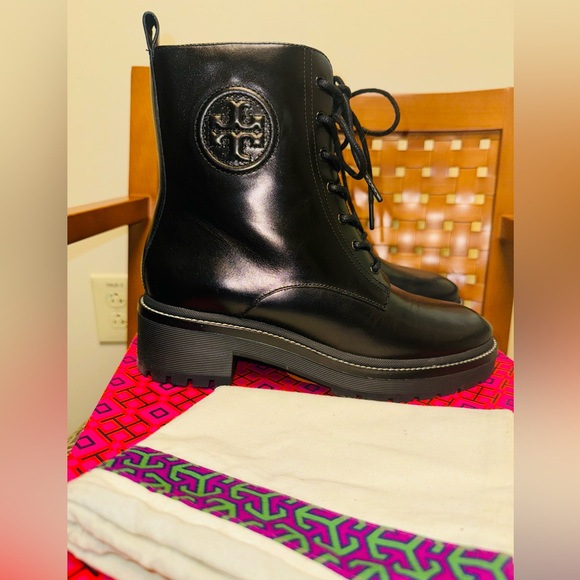 Tory Burch Miller Lug Sole Ankle Boot ***Excellent Condition*** - Picture 1 of 9